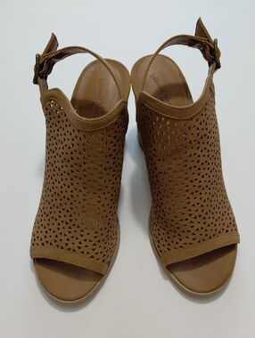 UNIVERSAL THREAD Women’s Brown  Perforated Slingback  Sandals Size 9